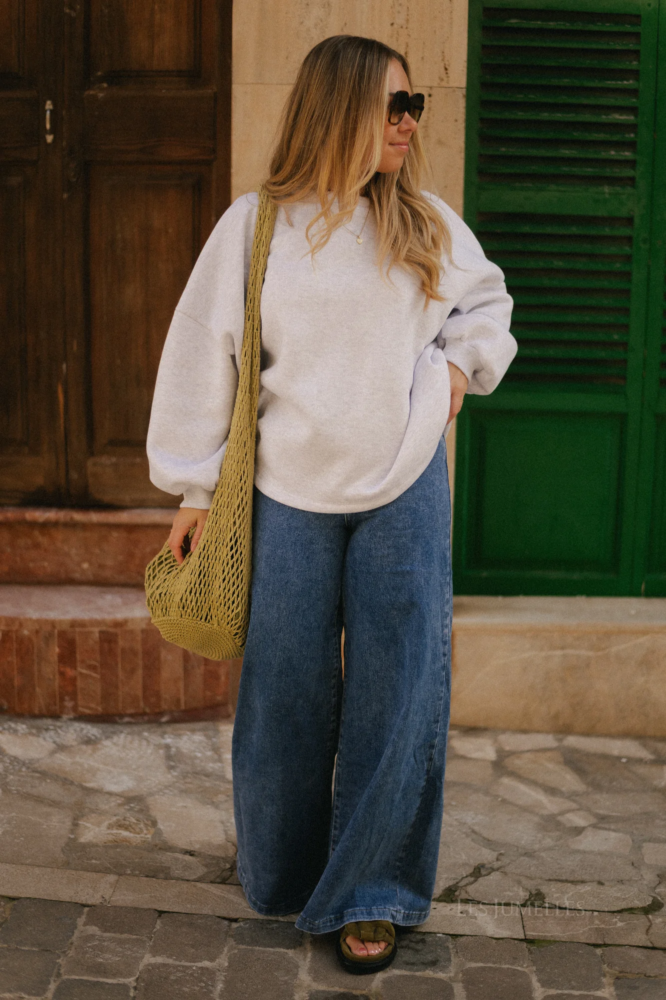 Embroidered LES JUMELLES sweater grey - Image 9