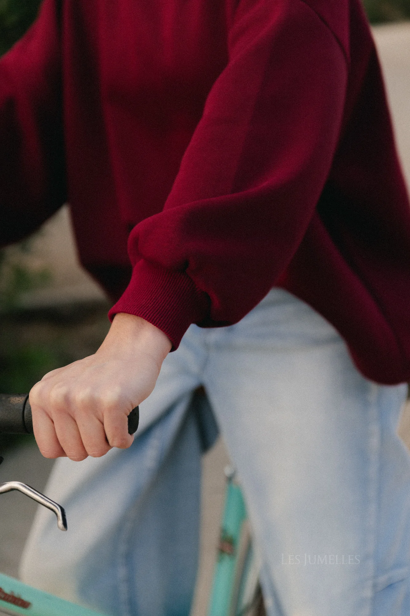 Embroidered MOMMY sweater burgundy - Image 4