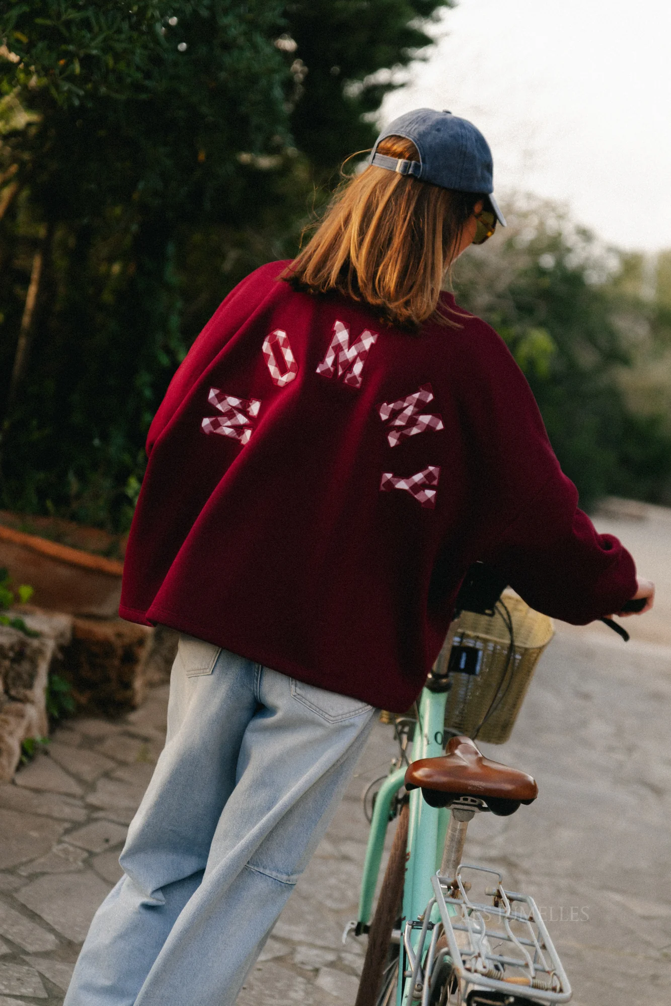 Embroidered MOMMY sweater burgundy - Image 9