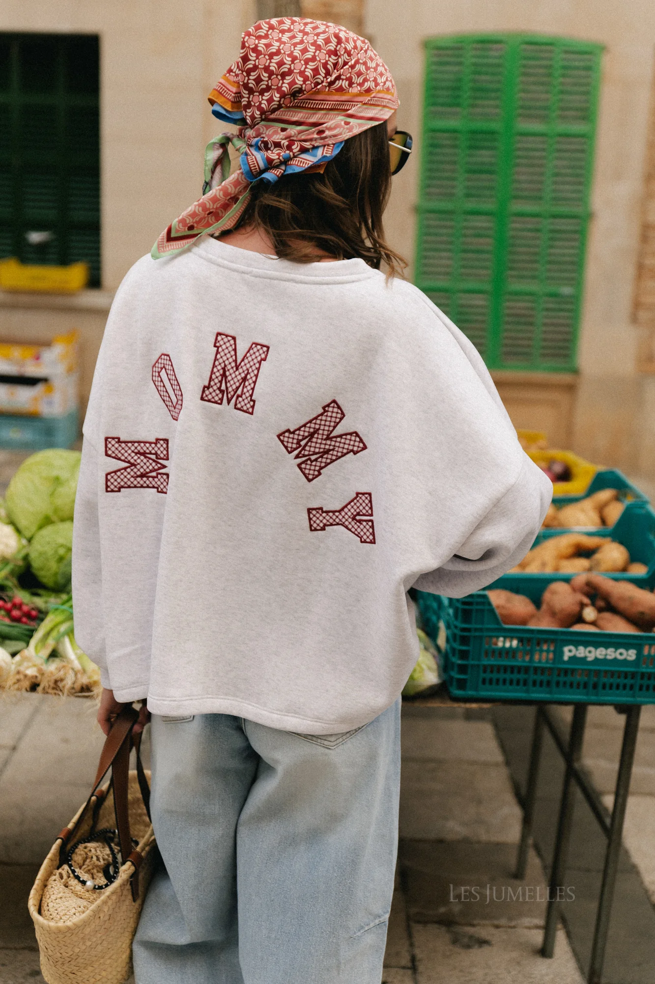 Embroidered MOMMY sweater grey - Image 11