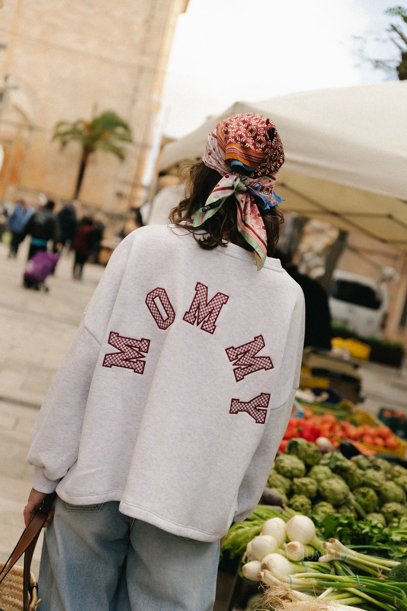 Embroidered MOMMY sweater grey - Image 12