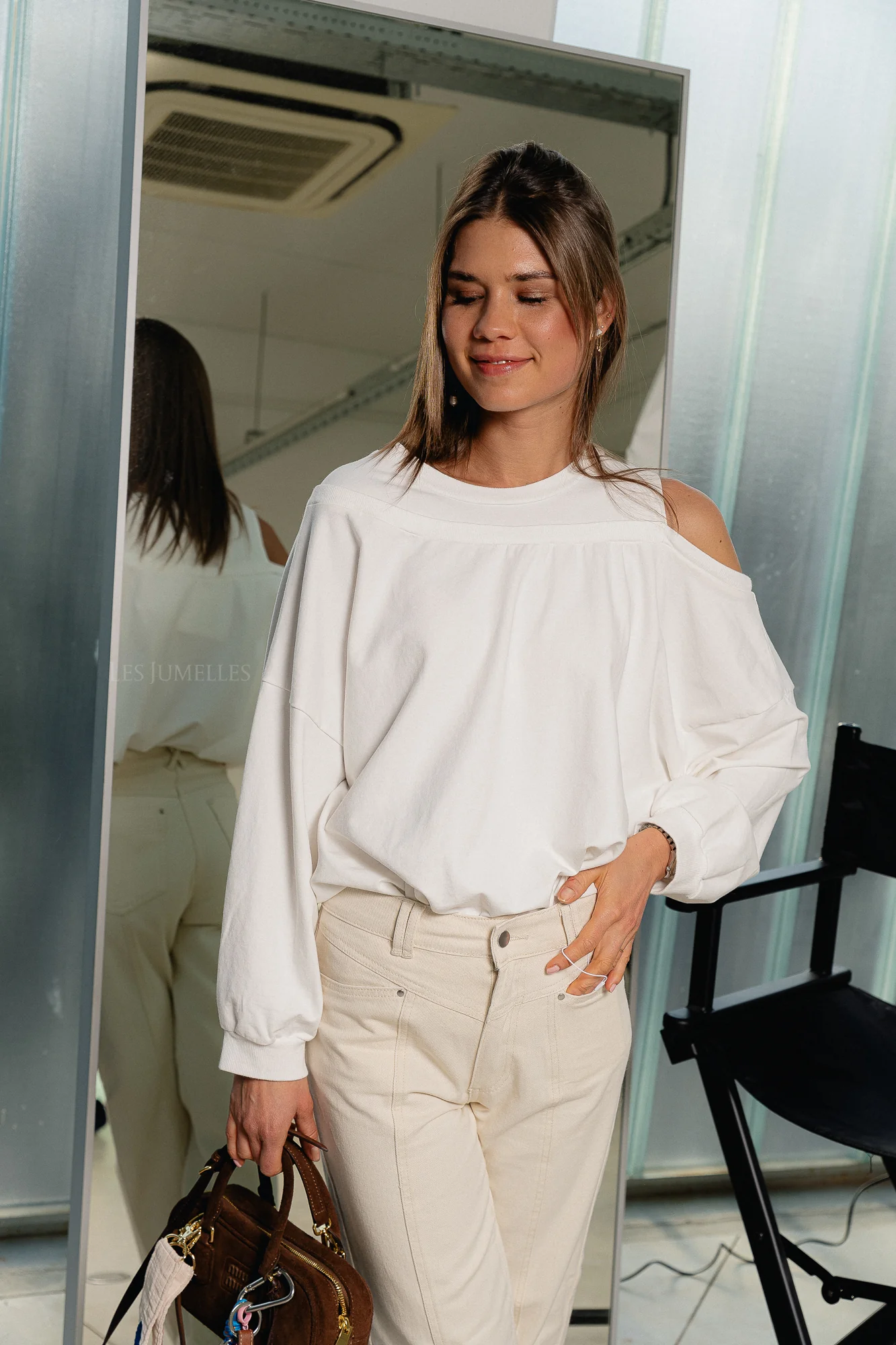 Luna off shoulder sweatshirt white - Image 5