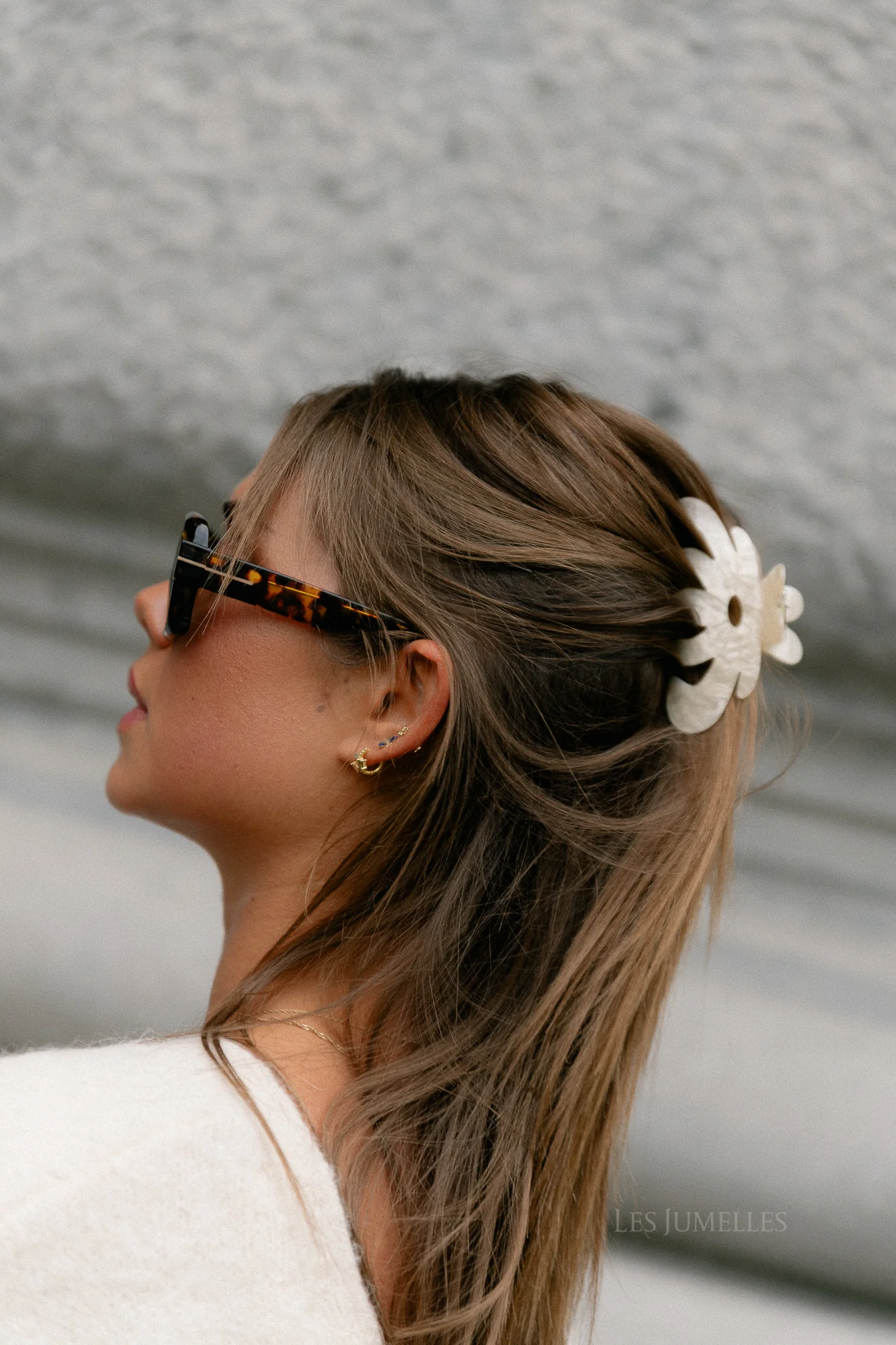 Marbie magnolia hair claw birch white - Image 3