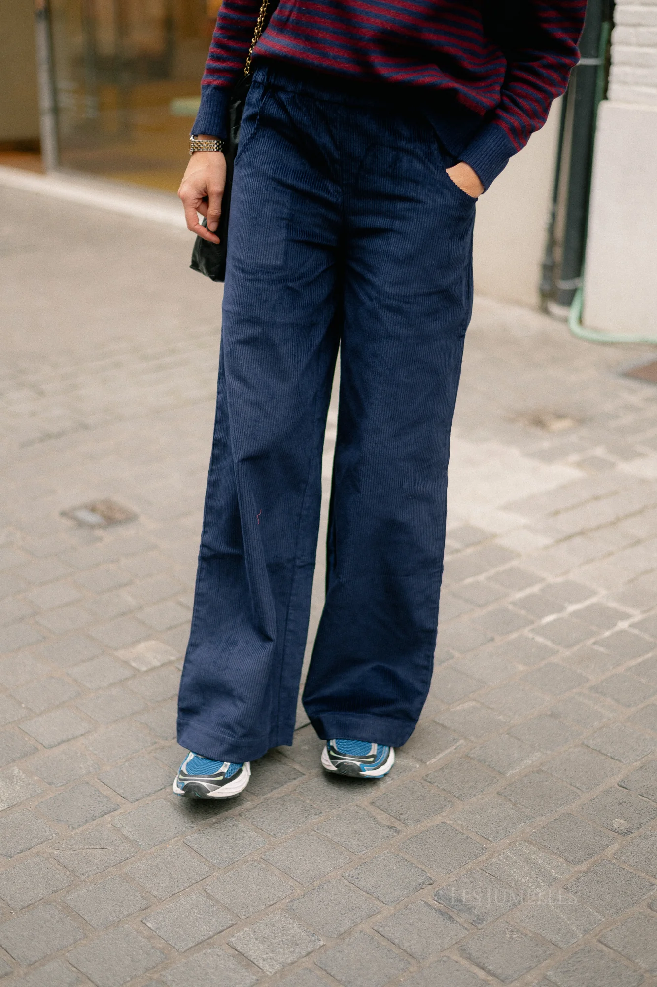 Norma wide velvet pants navy - Image 5