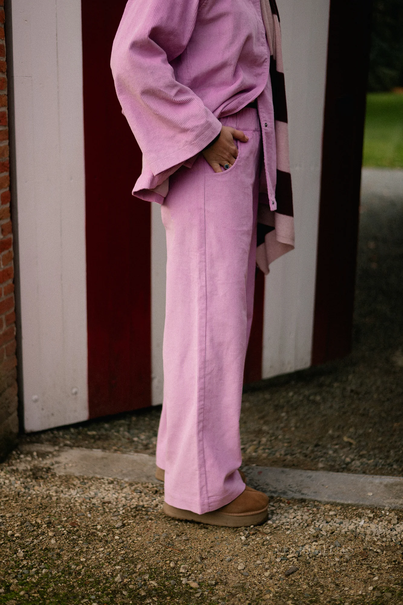 Norma wide velvet pants orchid - Image 3