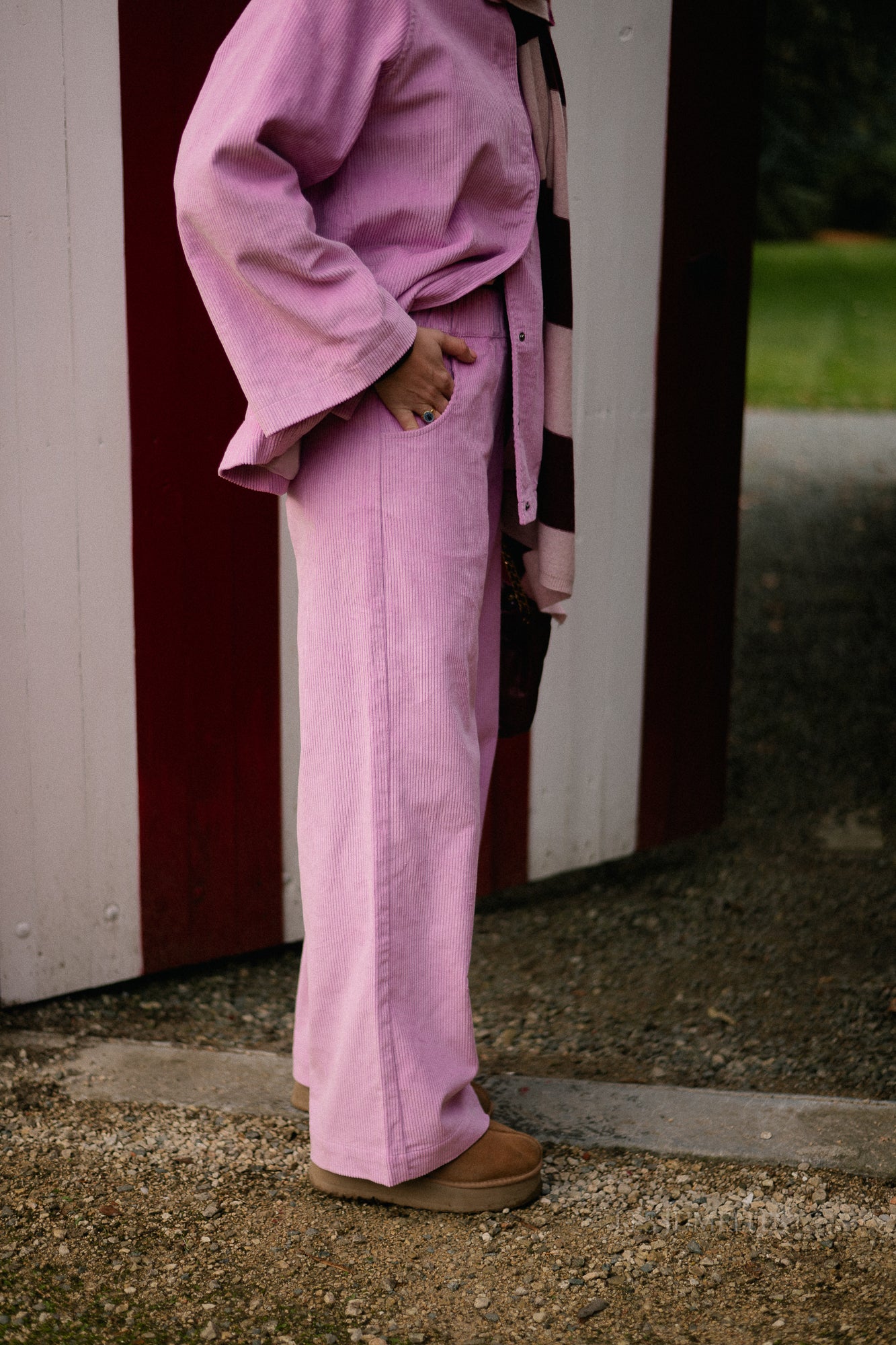 Norma wide velvet pants orchid - Image 4