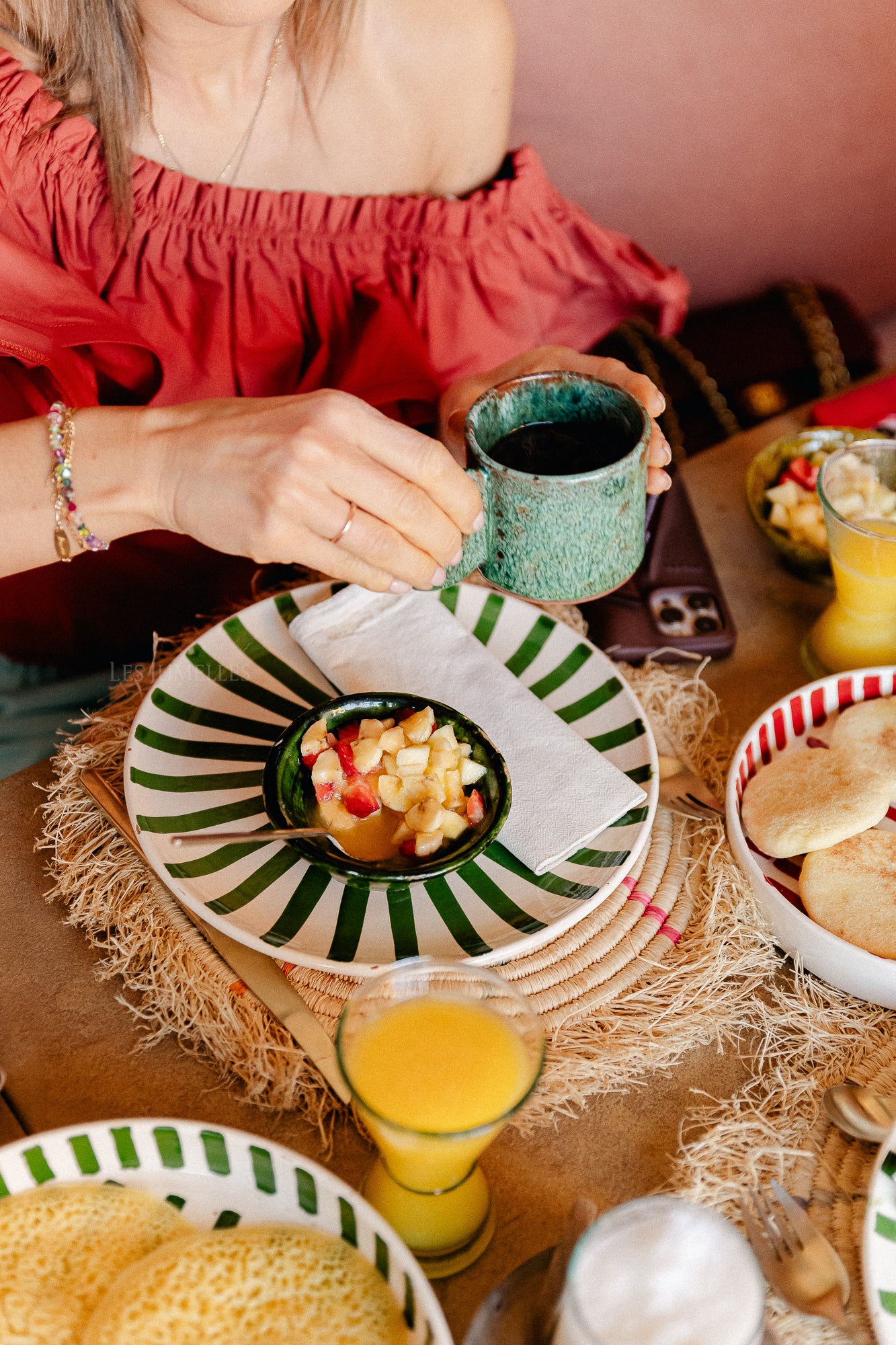 Rhea one shoulder top mahogany - Image 7