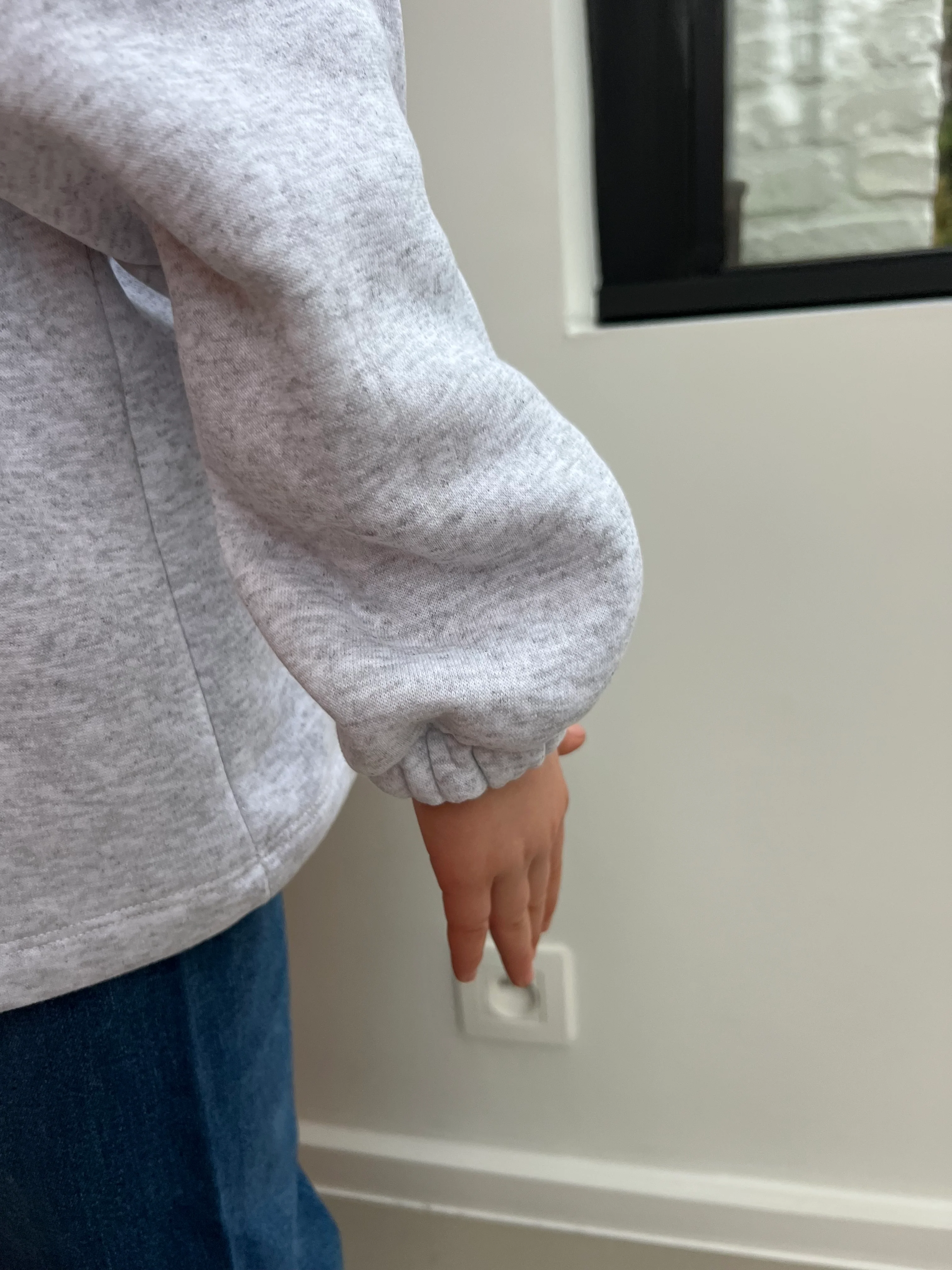 'Sister' sweater grey/red - Image 4